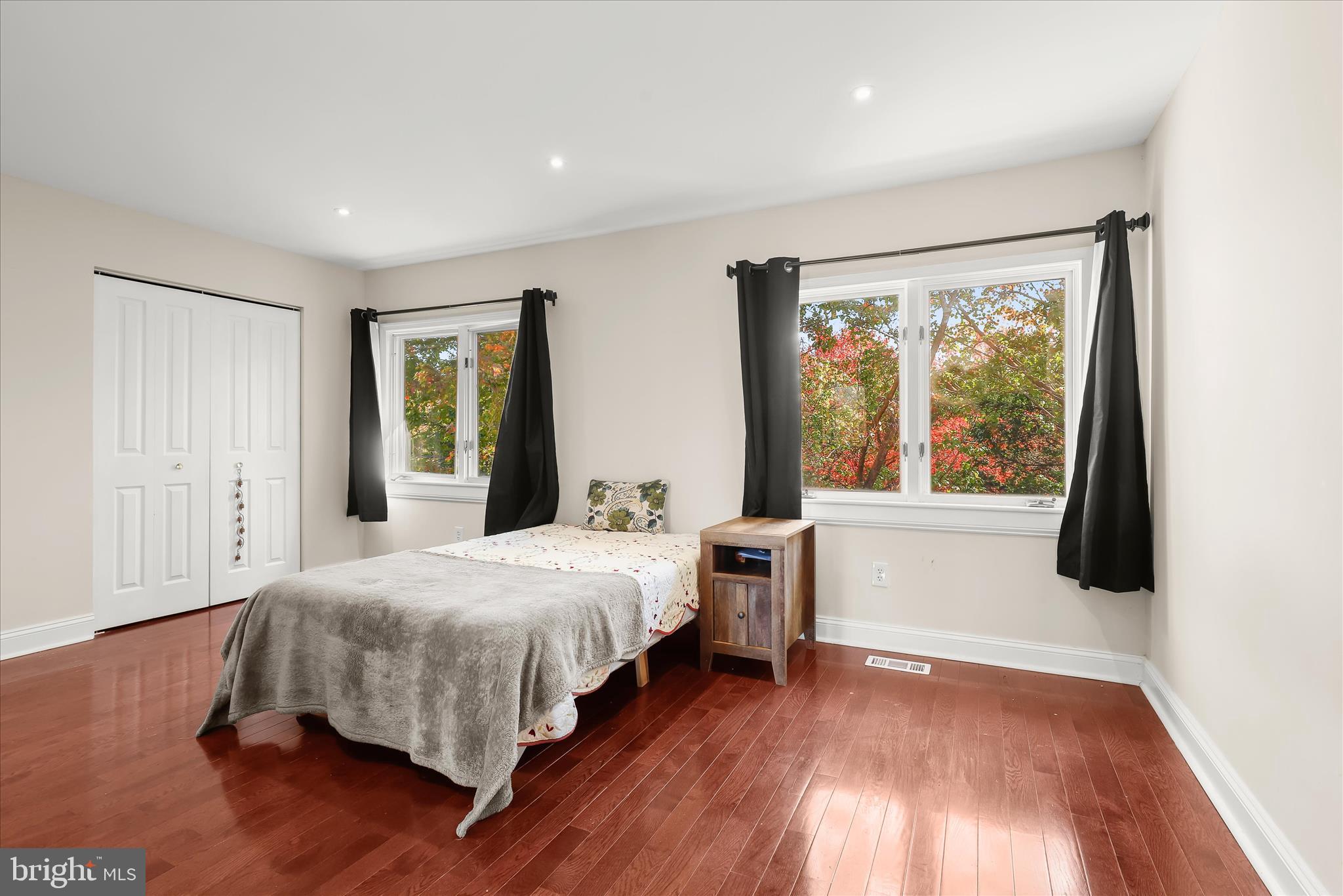 HOMELAND SOUTHWAY - Residential