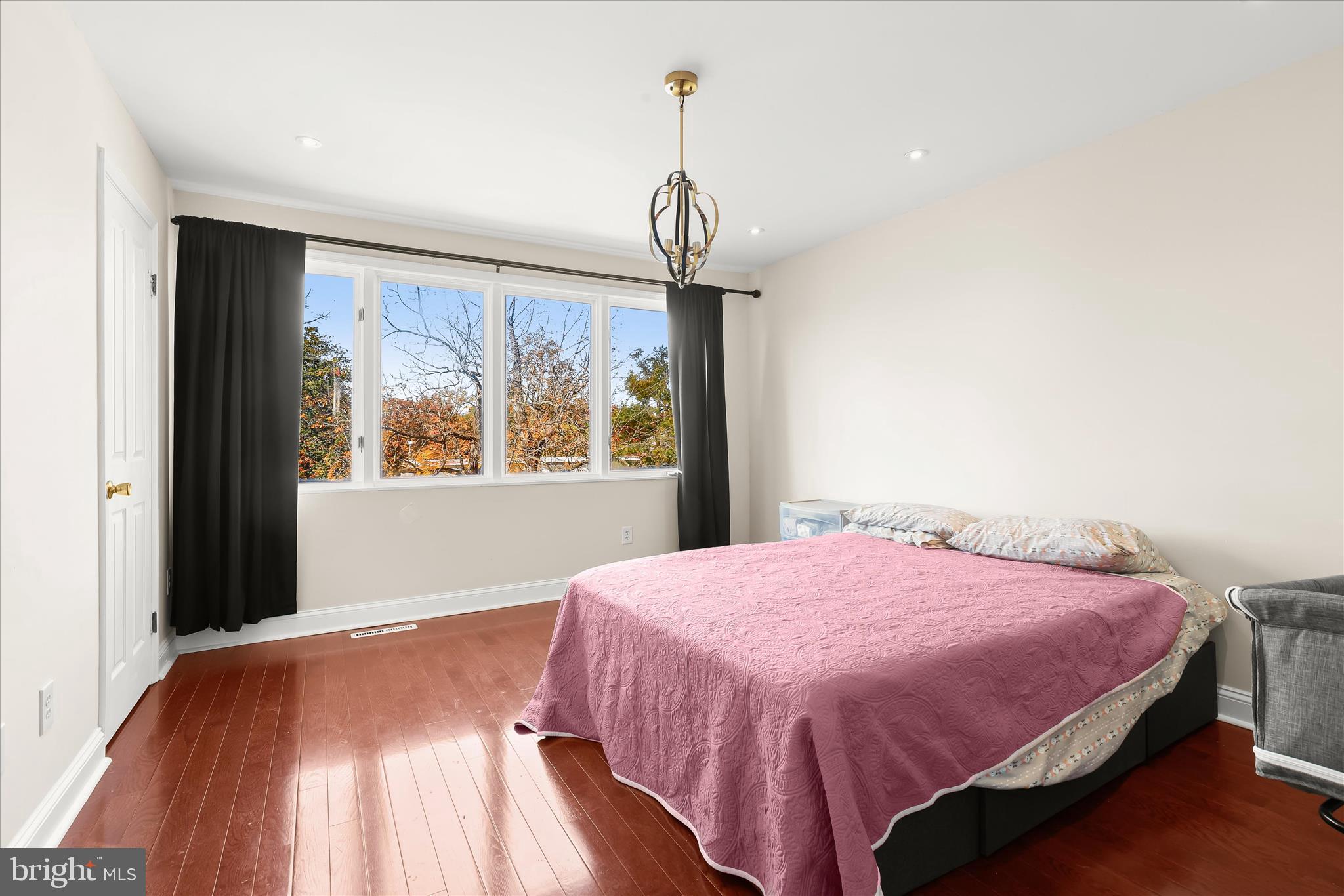 HOMELAND SOUTHWAY - Residential