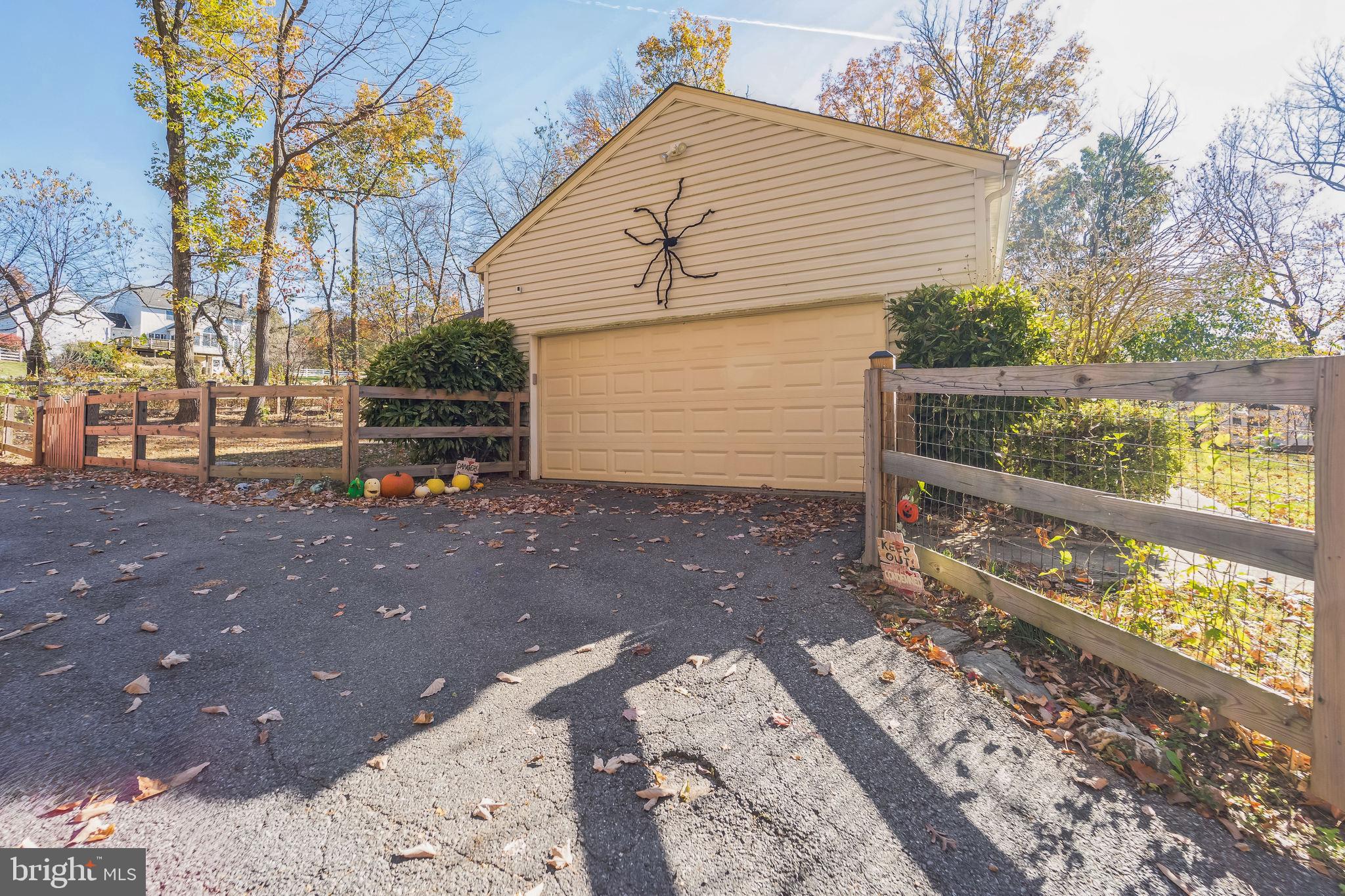 WEST OAK FIELDS - Residential