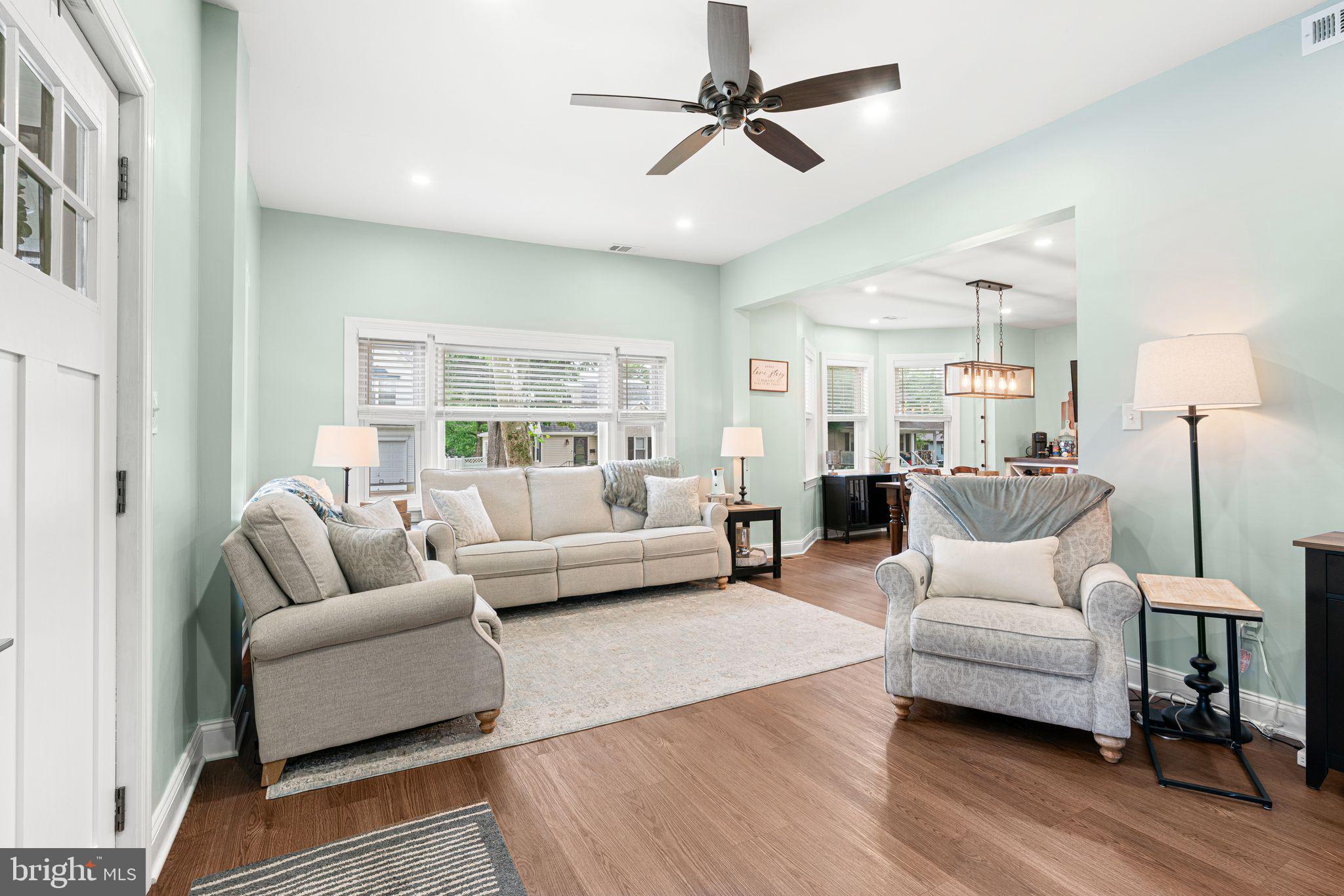 401 WOODLAND AVENUE