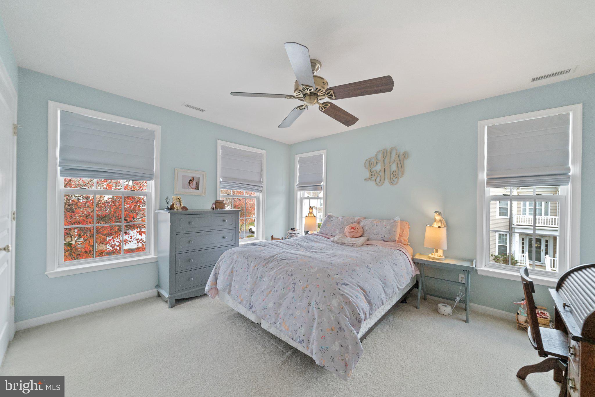 WINDSOR RIDGE - Residential