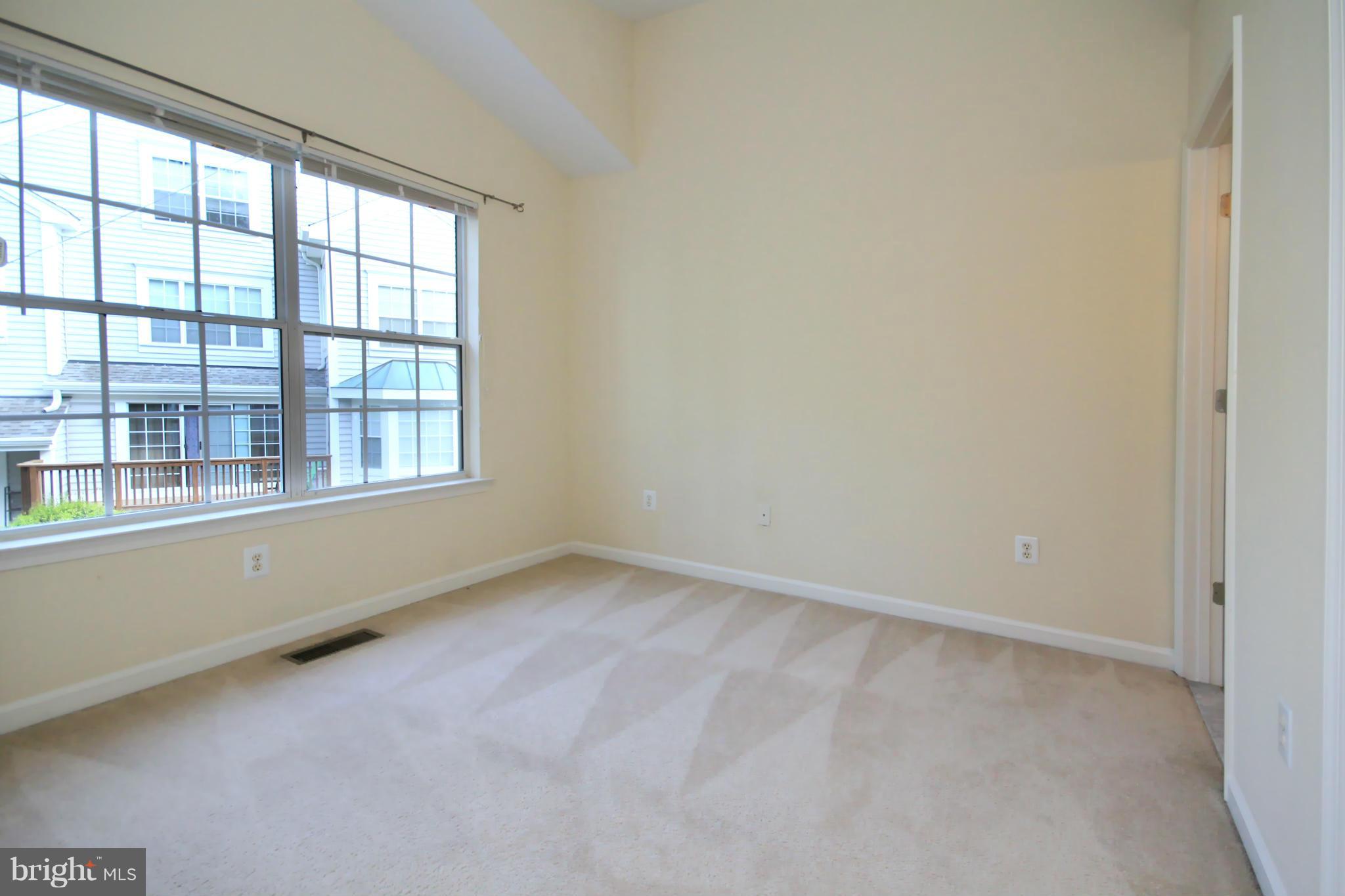 OCCOQUAN POINTE CONDO - Residential