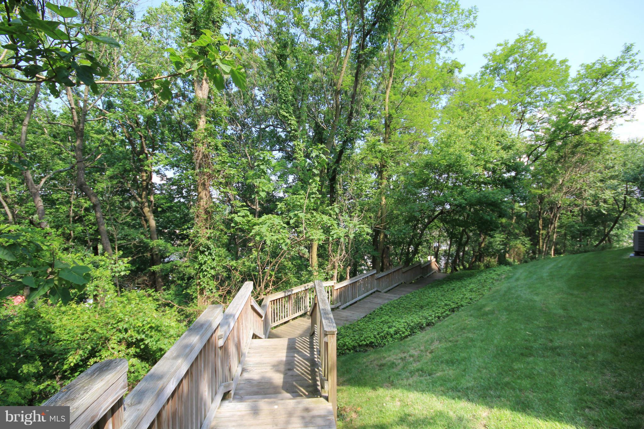 OCCOQUAN POINTE CONDO - Residential