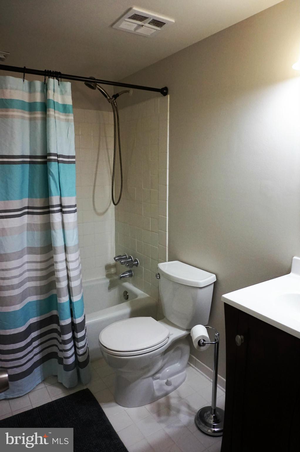 VANTAGE HILL - Residential