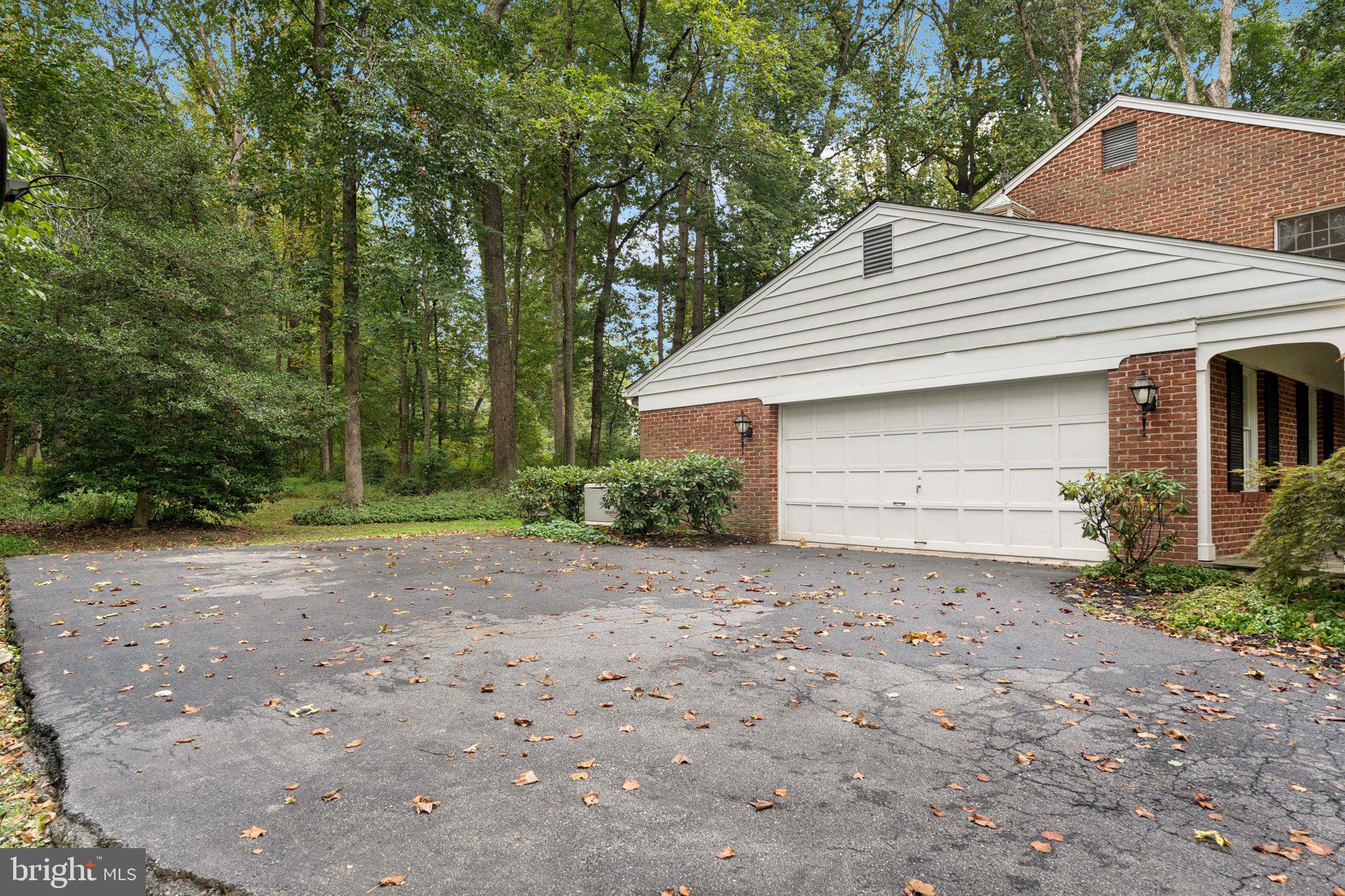 25 GOSHEN COURT