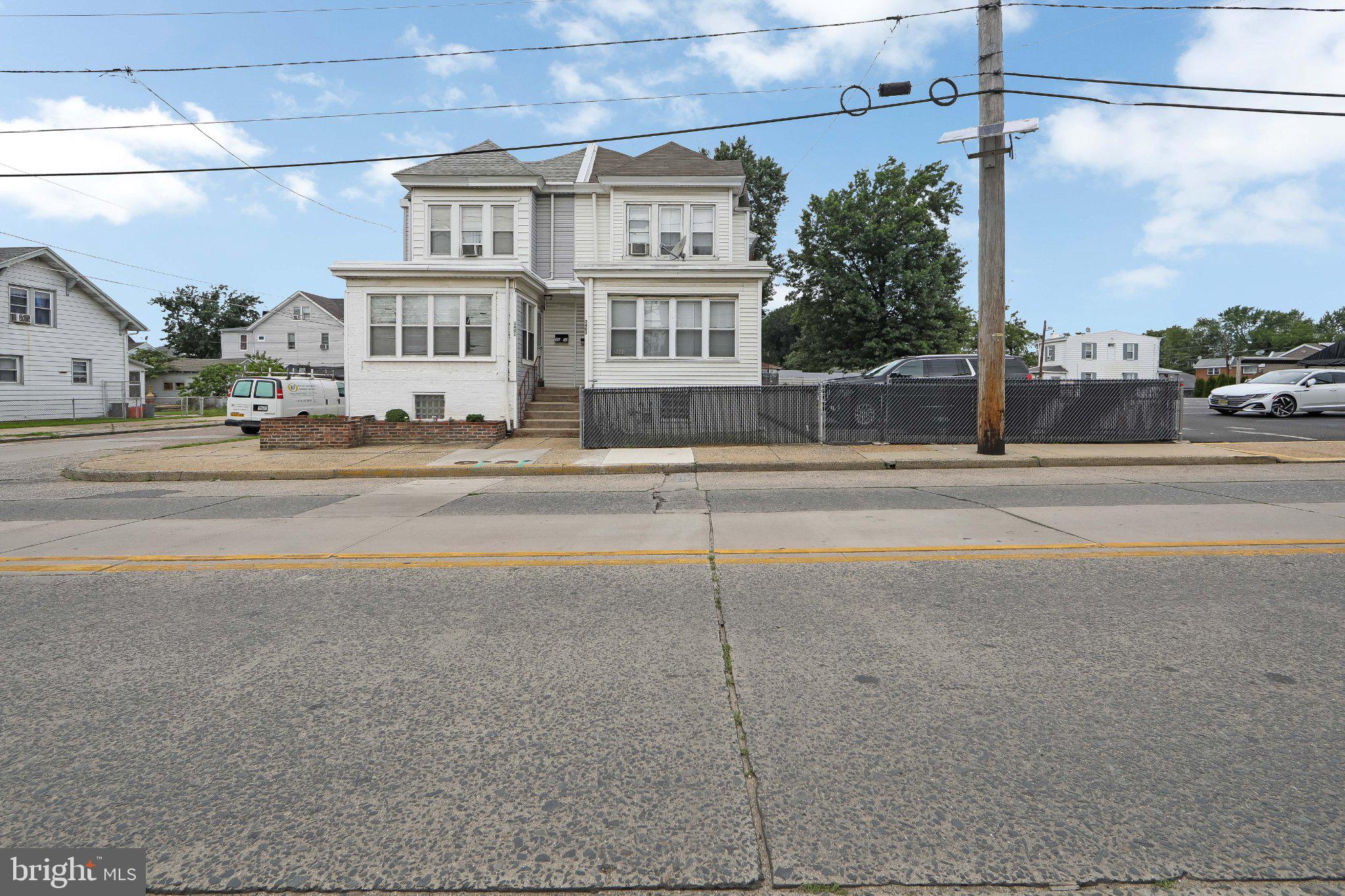 3403 RIVER ROAD