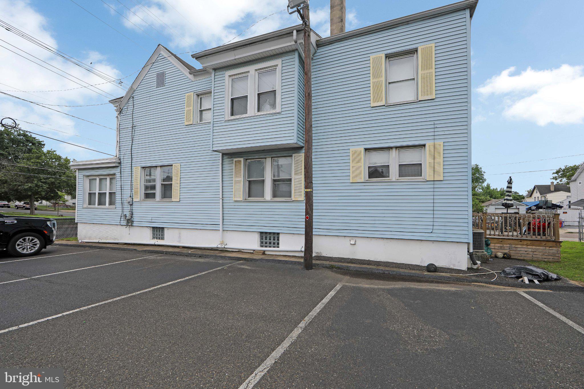3403 RIVER ROAD