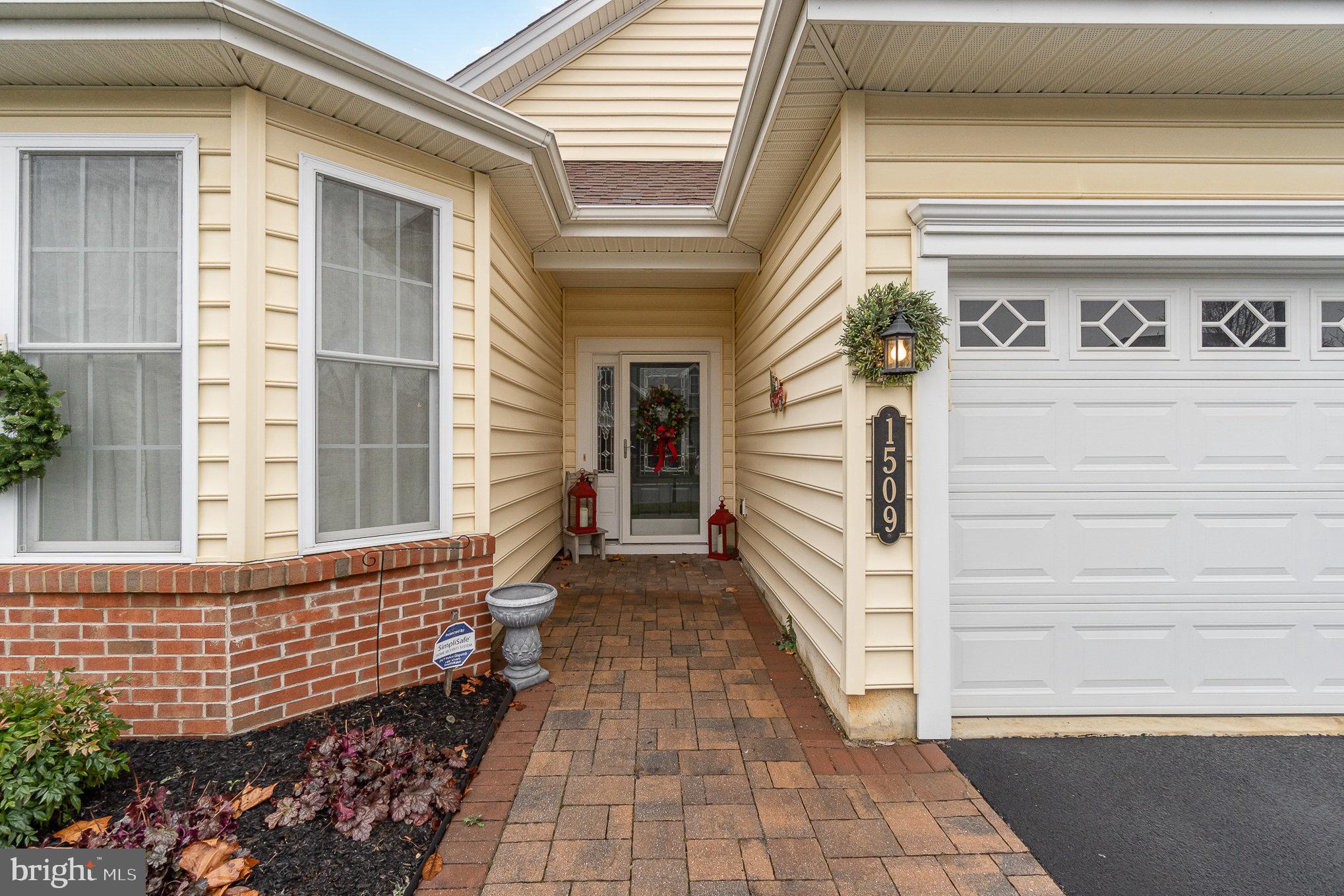 FOUR SEASONS AT ELM TREE - Residential