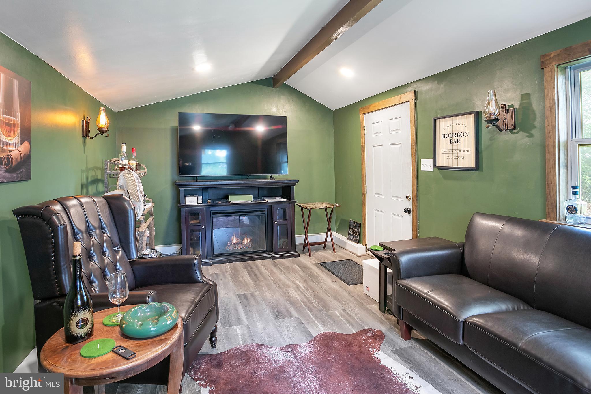 LYNBROOK - Residential Lease