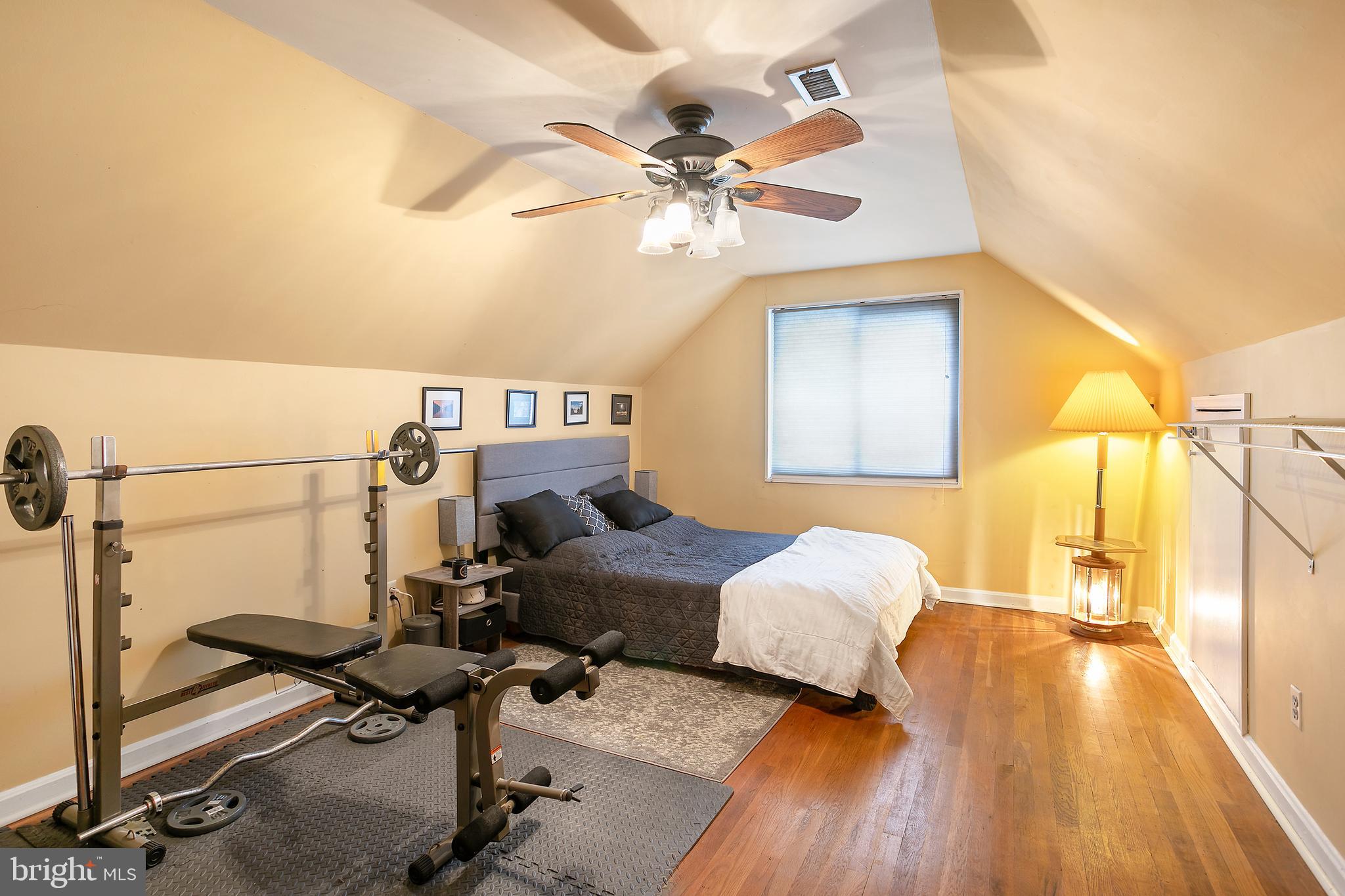 LYNBROOK - Residential Lease