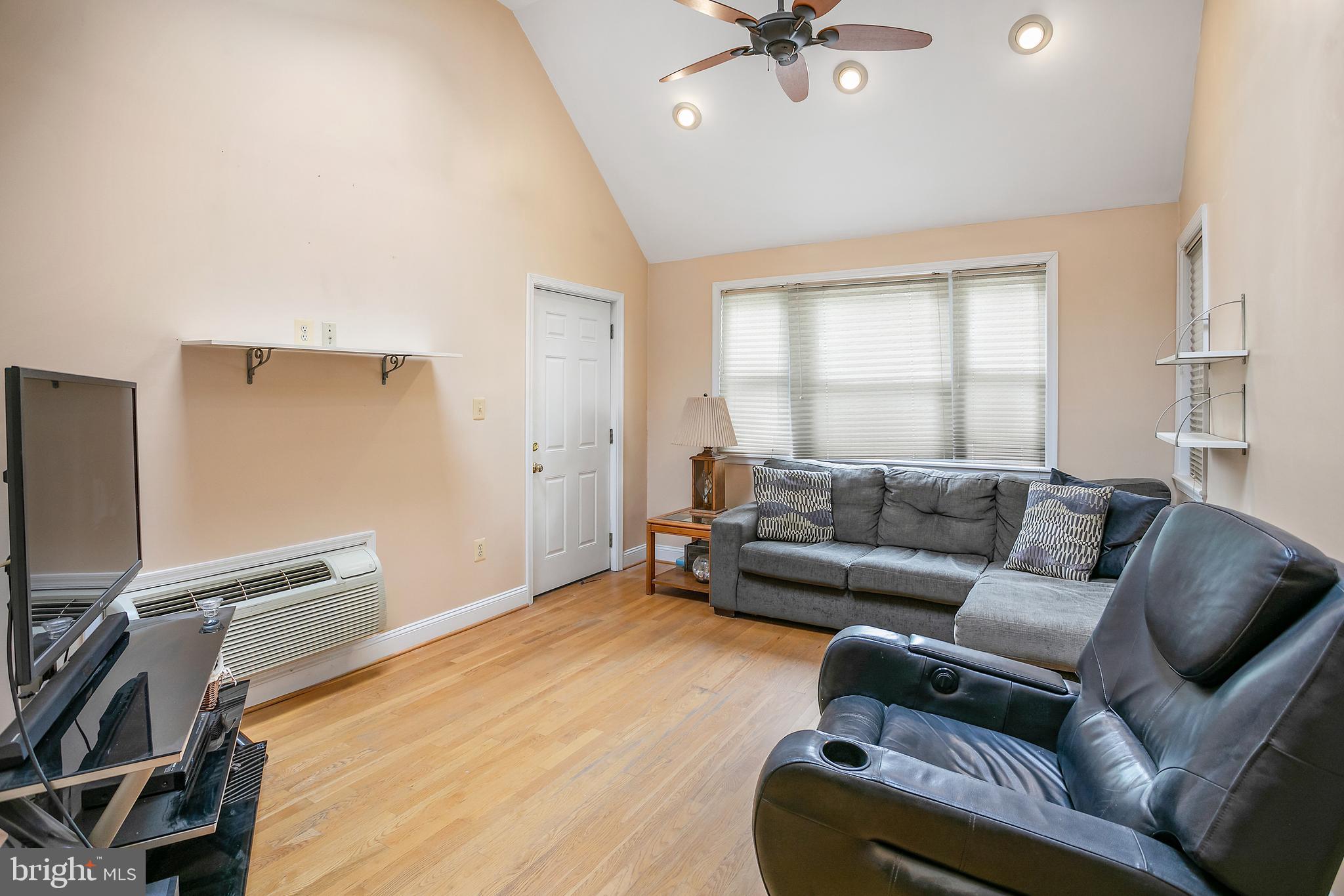 LYNBROOK - Residential Lease