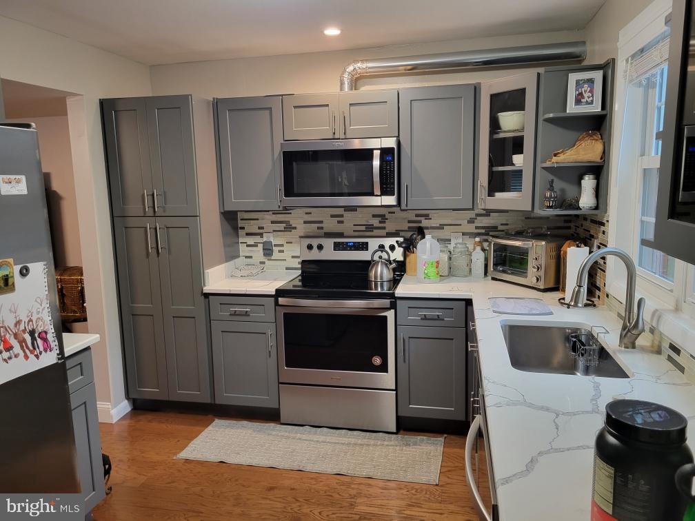 LITTLE RIVER VILLAGE - Residential Lease