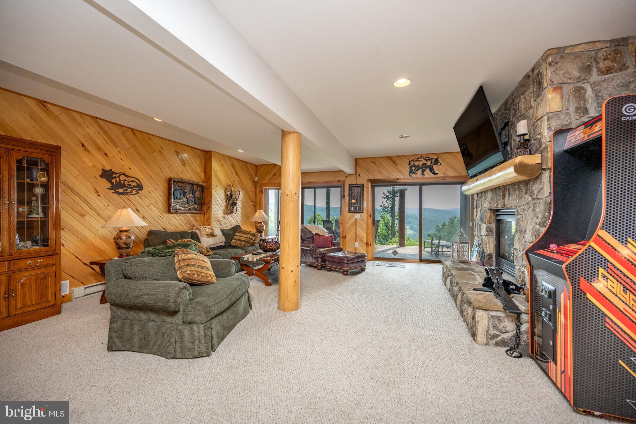 DEEP CREEK HIGHLANDS - Residential