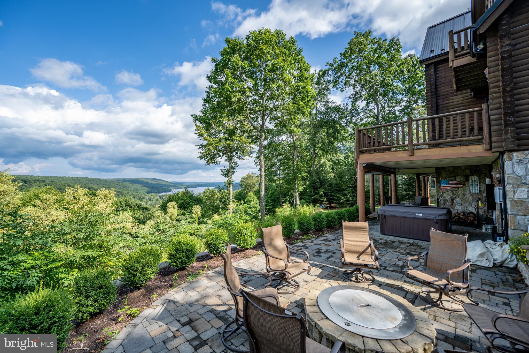 DEEP CREEK HIGHLANDS - Residential
