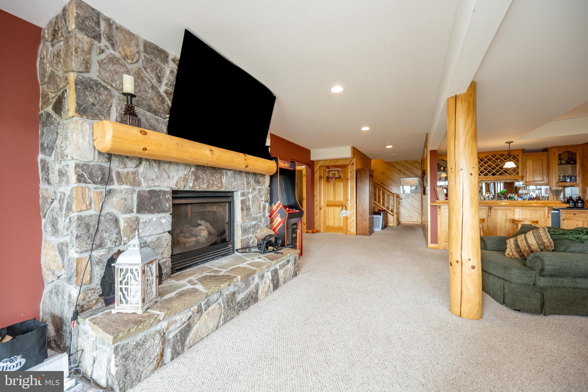 DEEP CREEK HIGHLANDS - Residential