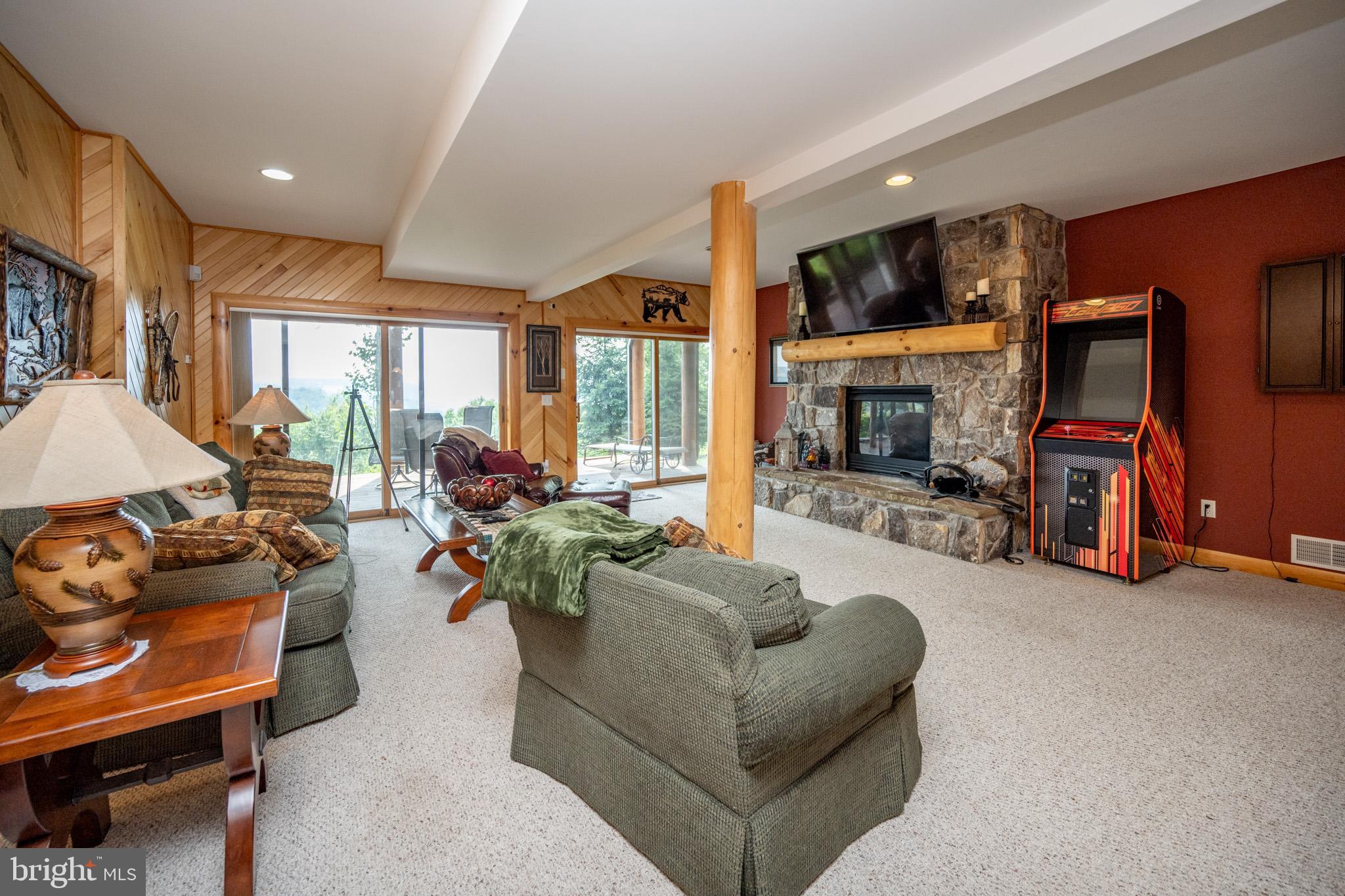 DEEP CREEK HIGHLANDS - Residential