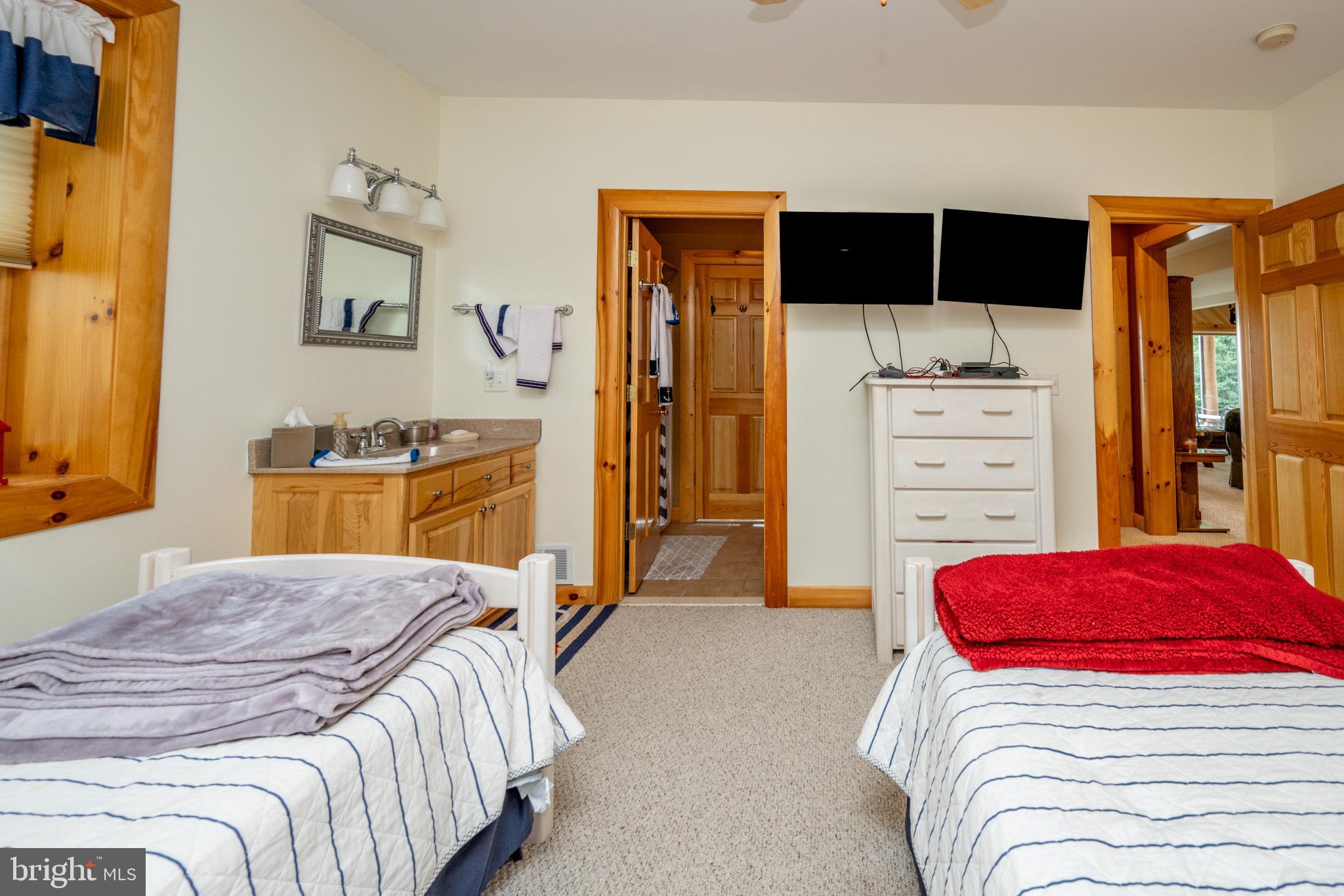 DEEP CREEK HIGHLANDS - Residential