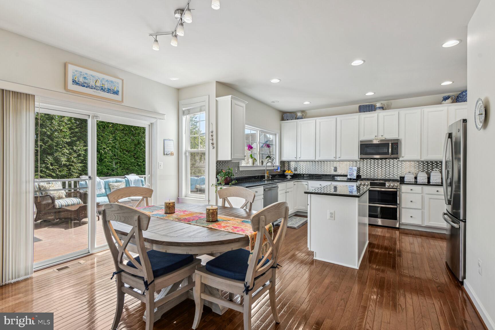 MONTICELLO - Residential