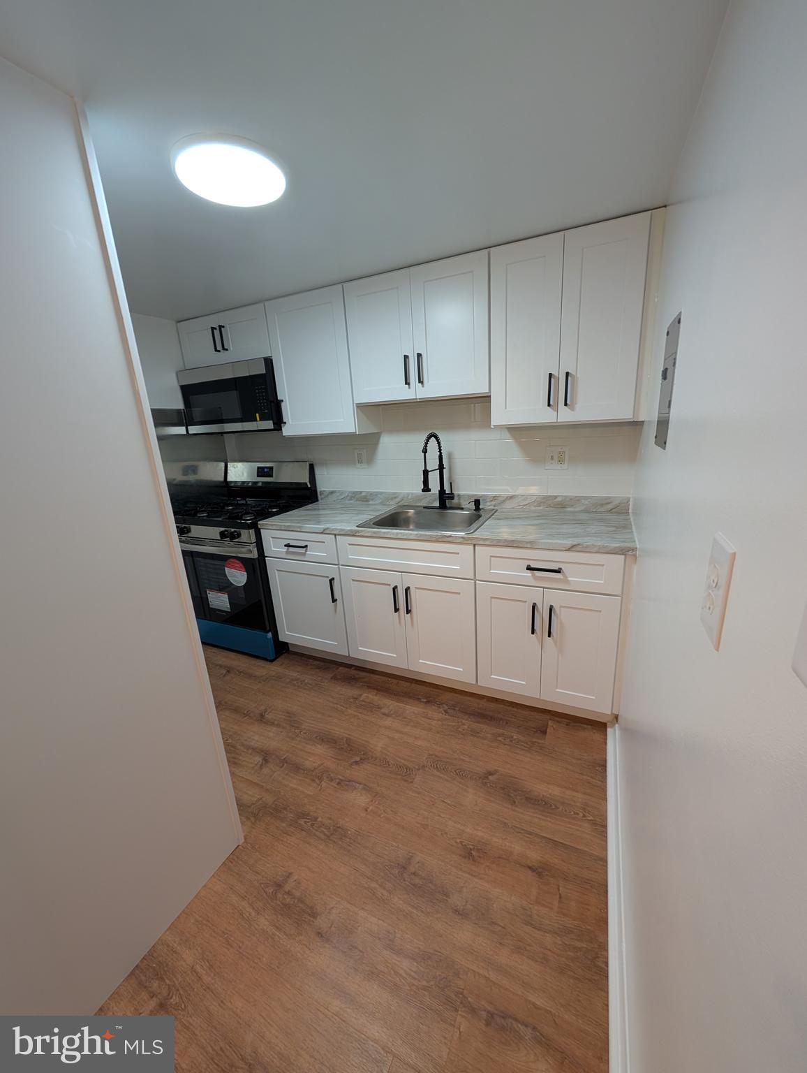 HOLLY HILL CONDOMINIUMS - Residential Lease