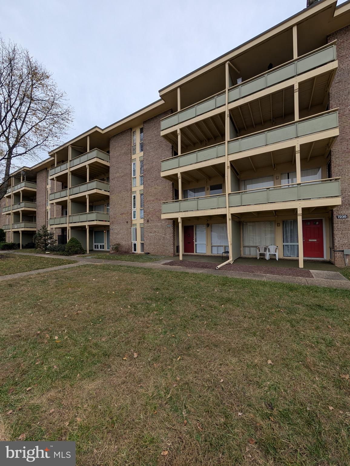HOLLY HILL CONDOMINIUMS - Residential Lease