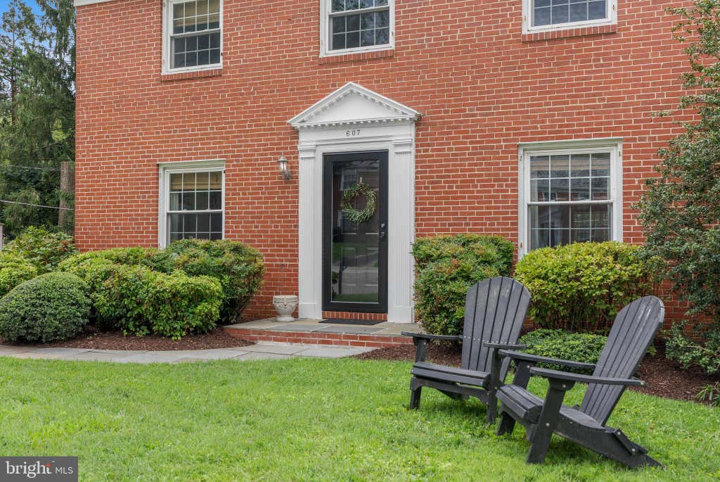 Photo of 607 Woodbine Terrace, BALTIMORE, MD 21204 (MLS # MDBC2173804)
