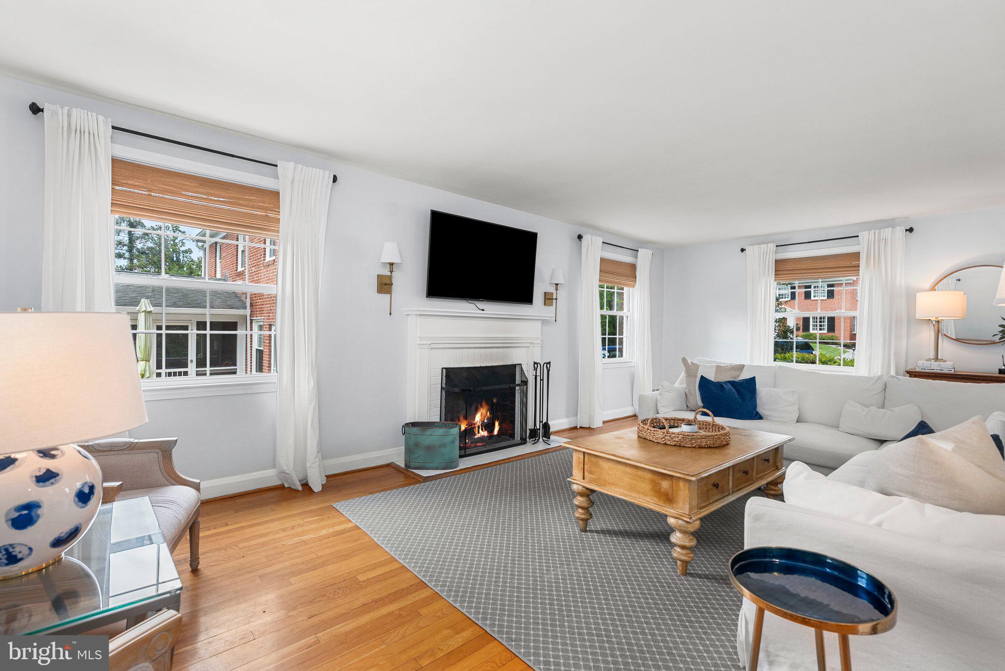 607 WOODBINE TERRACE