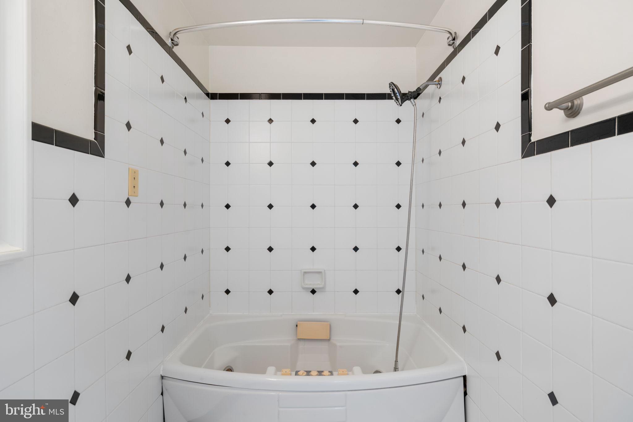 FRANKLIN GLEN - Residential