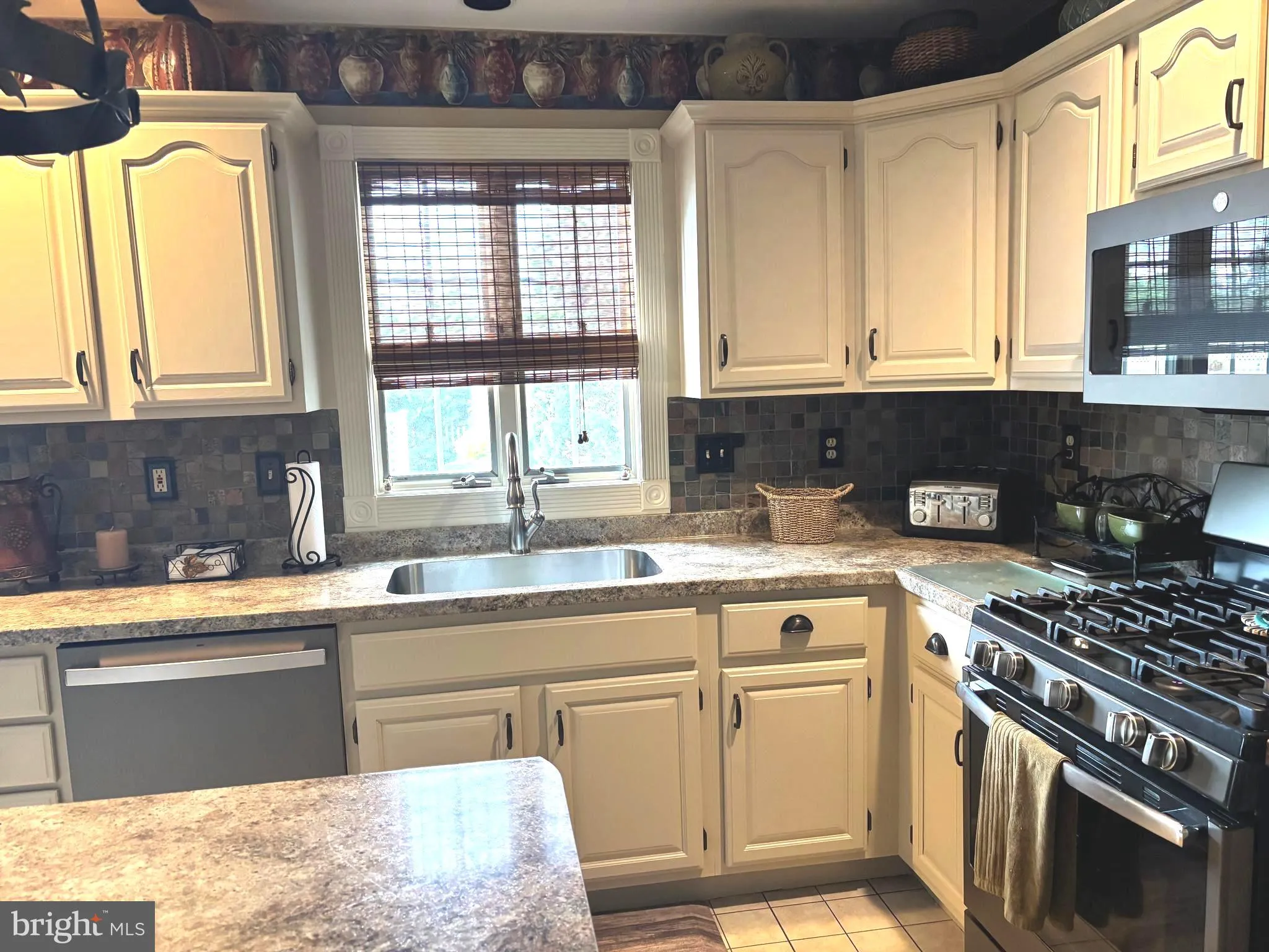 Palmyra, Pennsylvania 17078, United States, 4 Bedrooms Bedrooms, ,3 BathroomsBathrooms,Residential,Active,133572