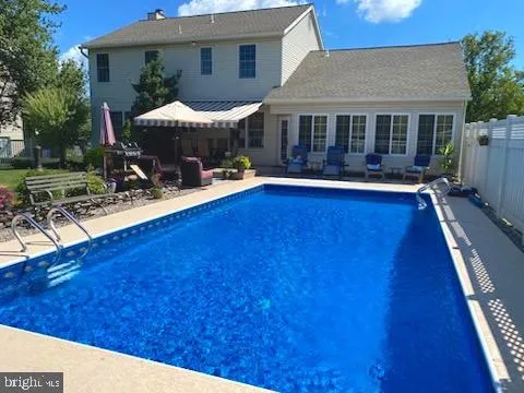 Palmyra, Pennsylvania 17078, United States, 4 Bedrooms Bedrooms, ,3 BathroomsBathrooms,Residential,Active,133572