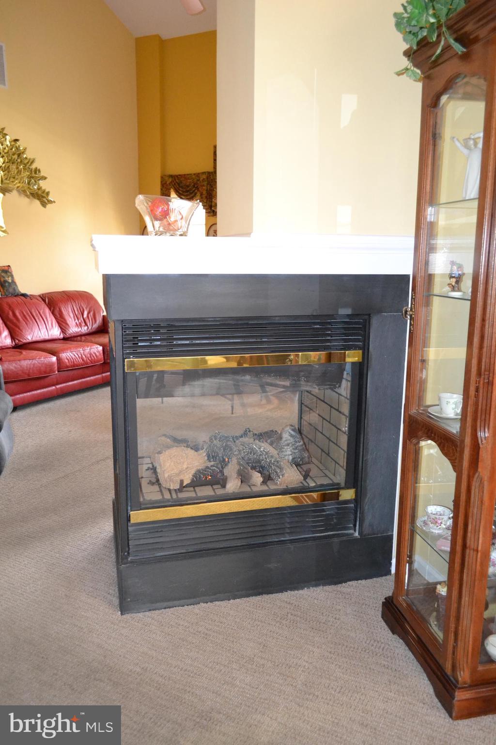 CREEKSIDE - Residential