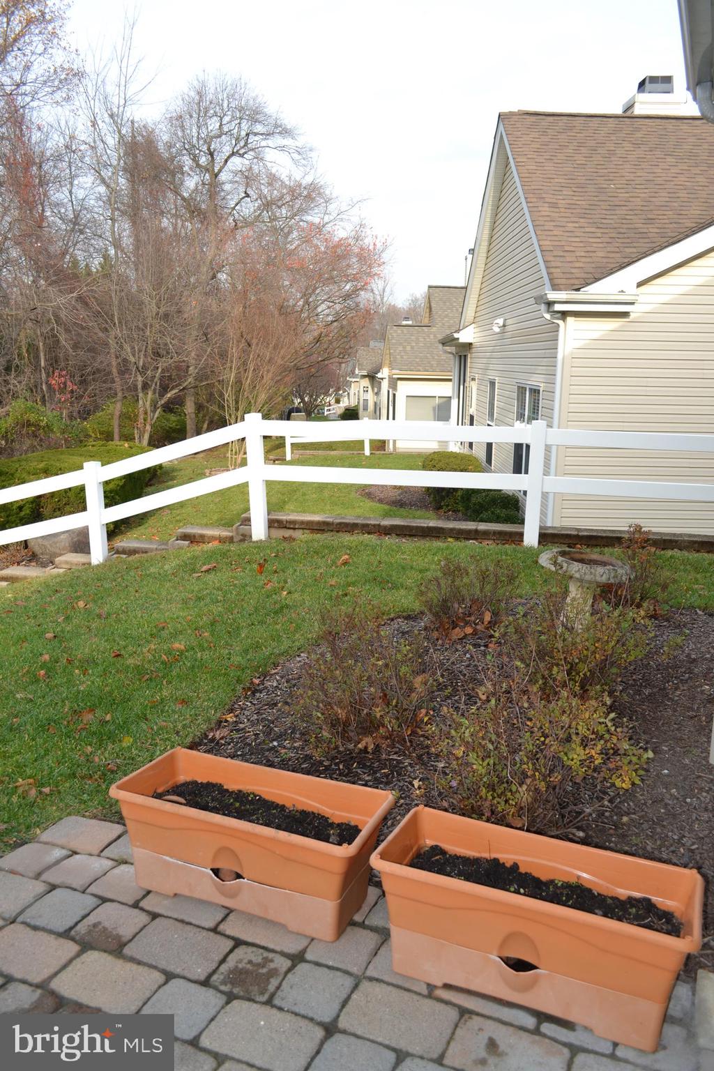 CREEKSIDE - Residential