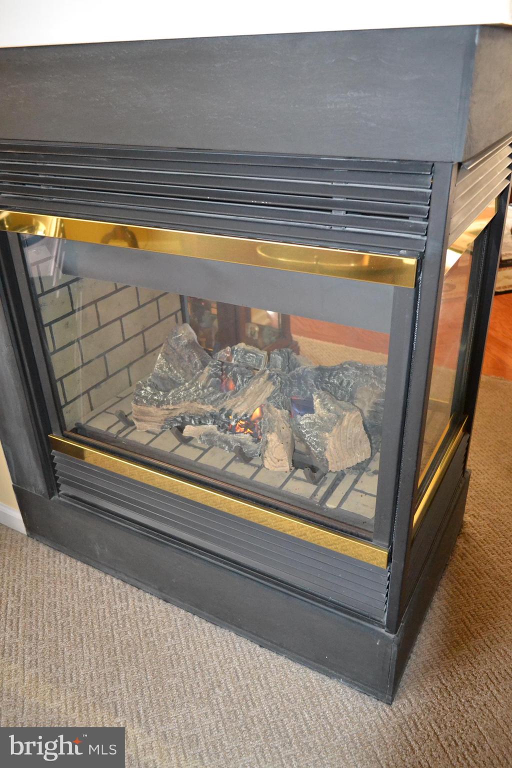 CREEKSIDE - Residential