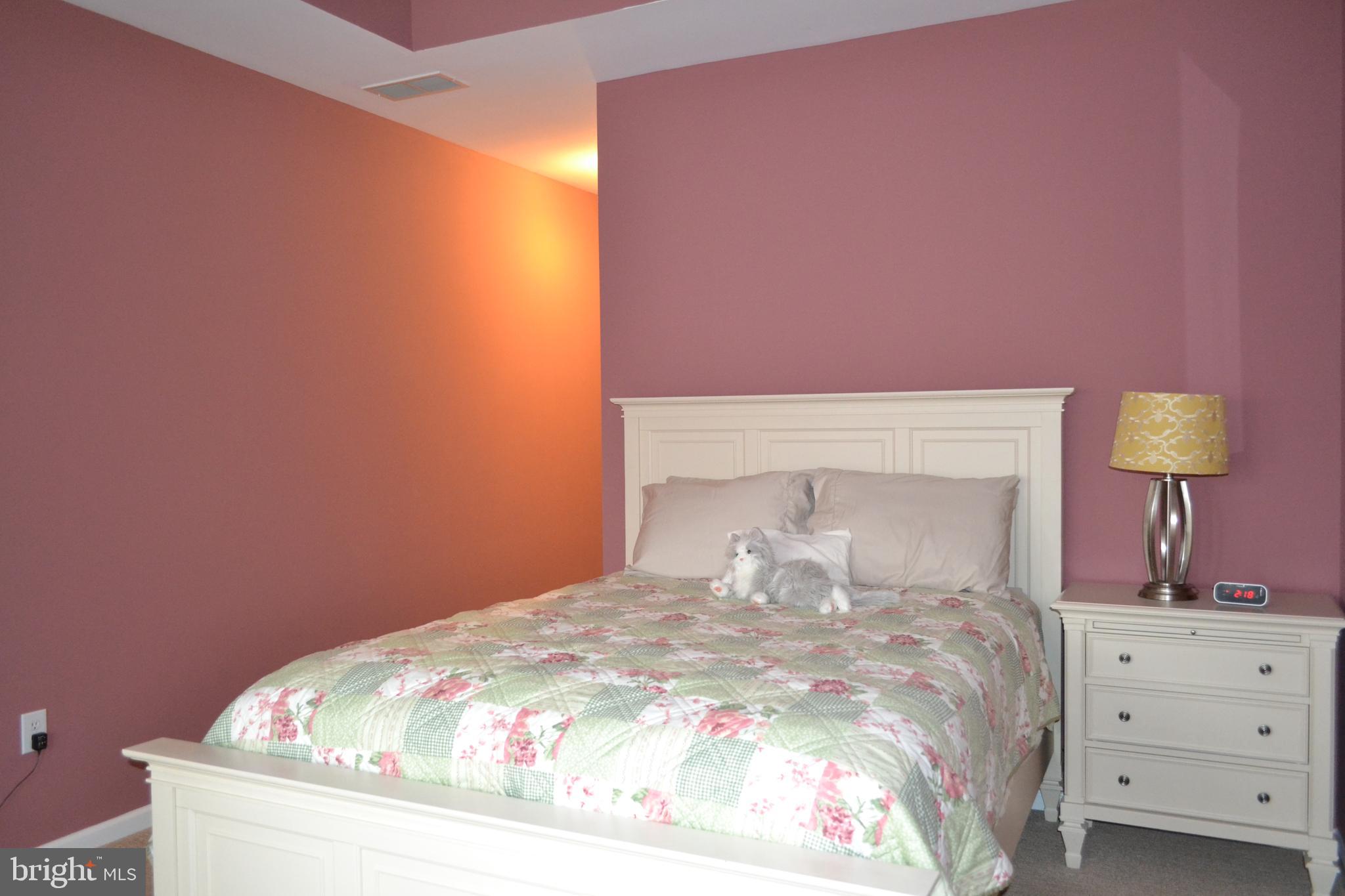 CREEKSIDE - Residential