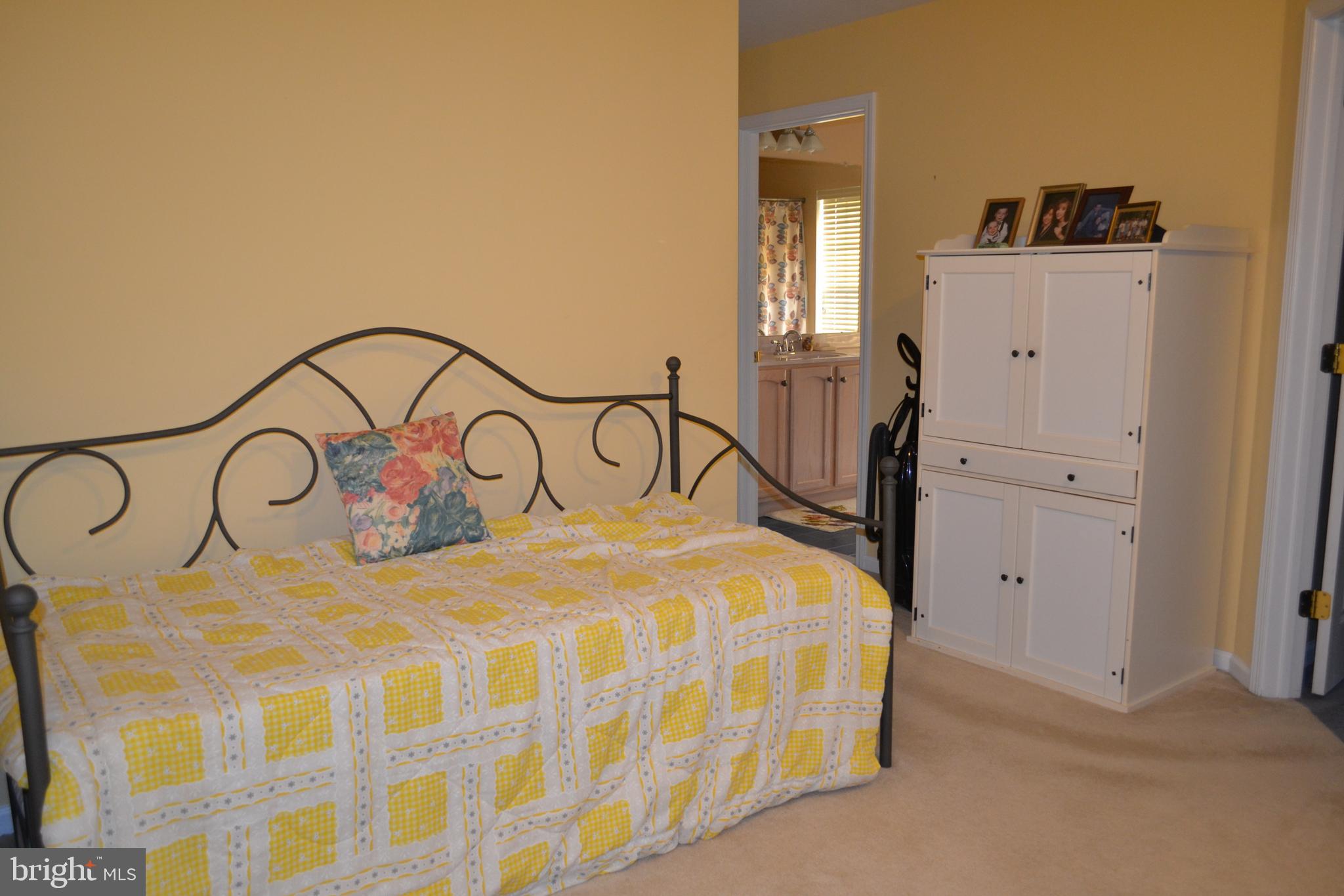 CREEKSIDE - Residential