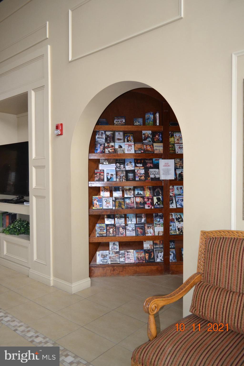 CREEKSIDE - Residential