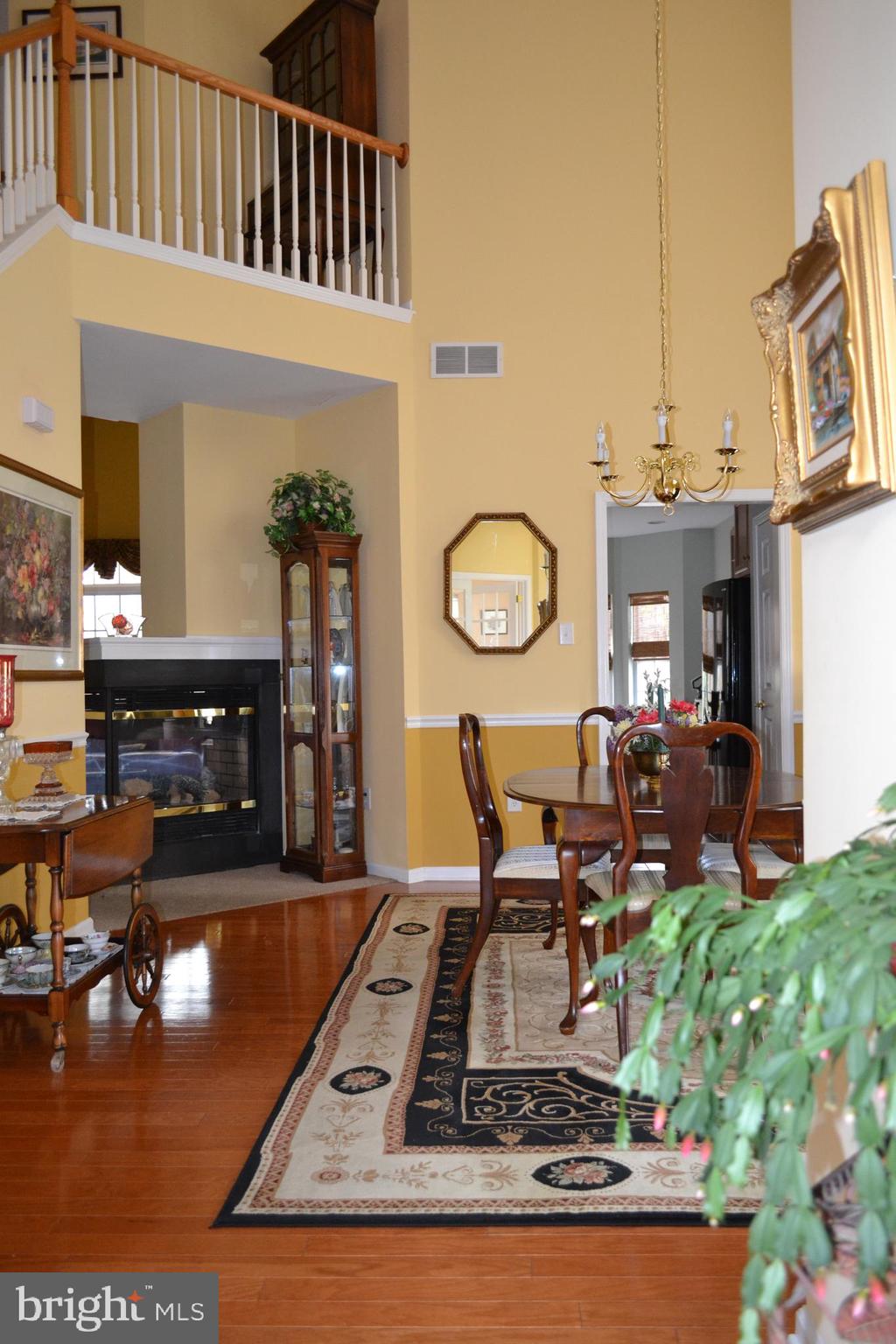 CREEKSIDE - Residential