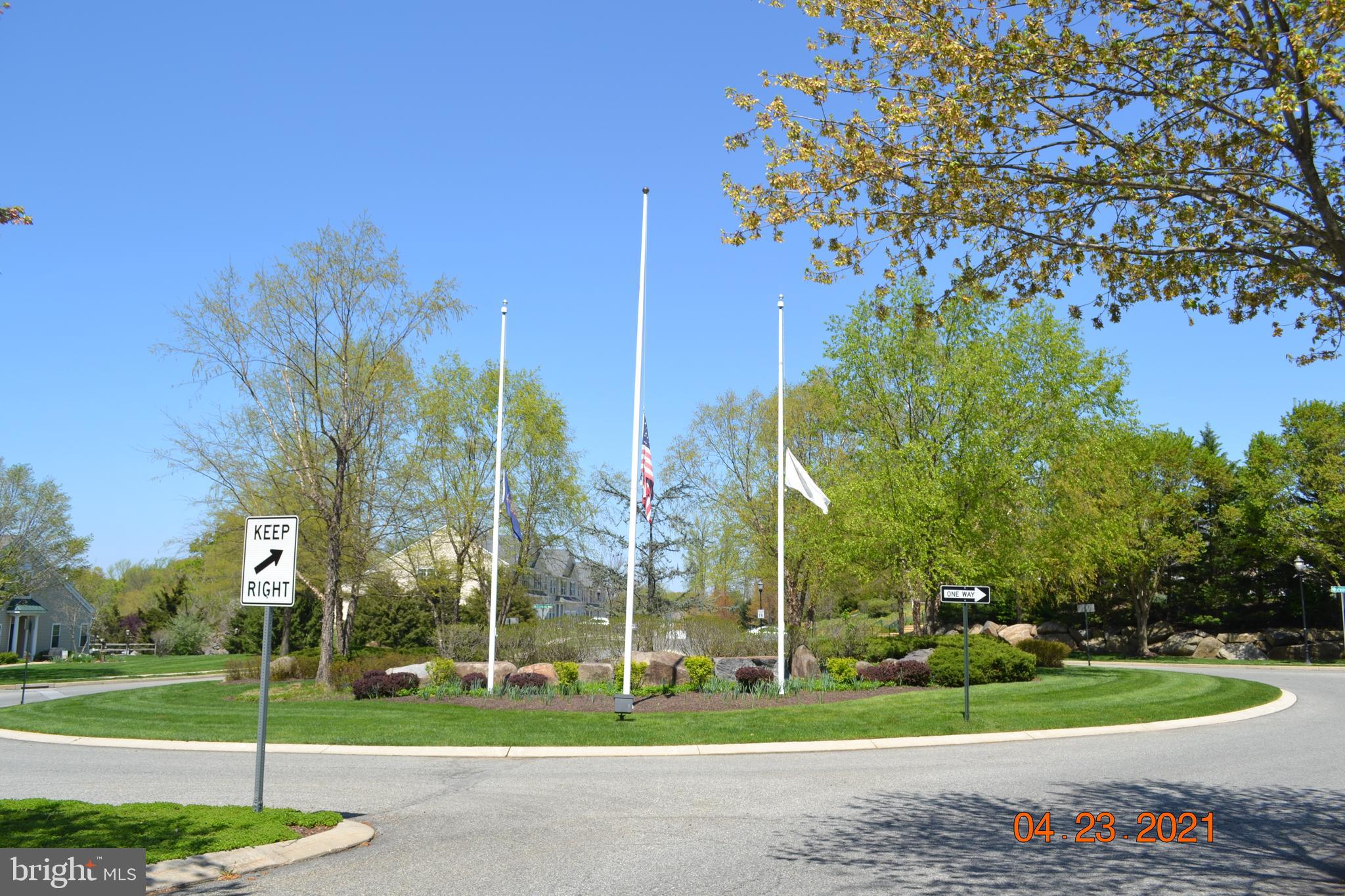 CREEKSIDE - Residential