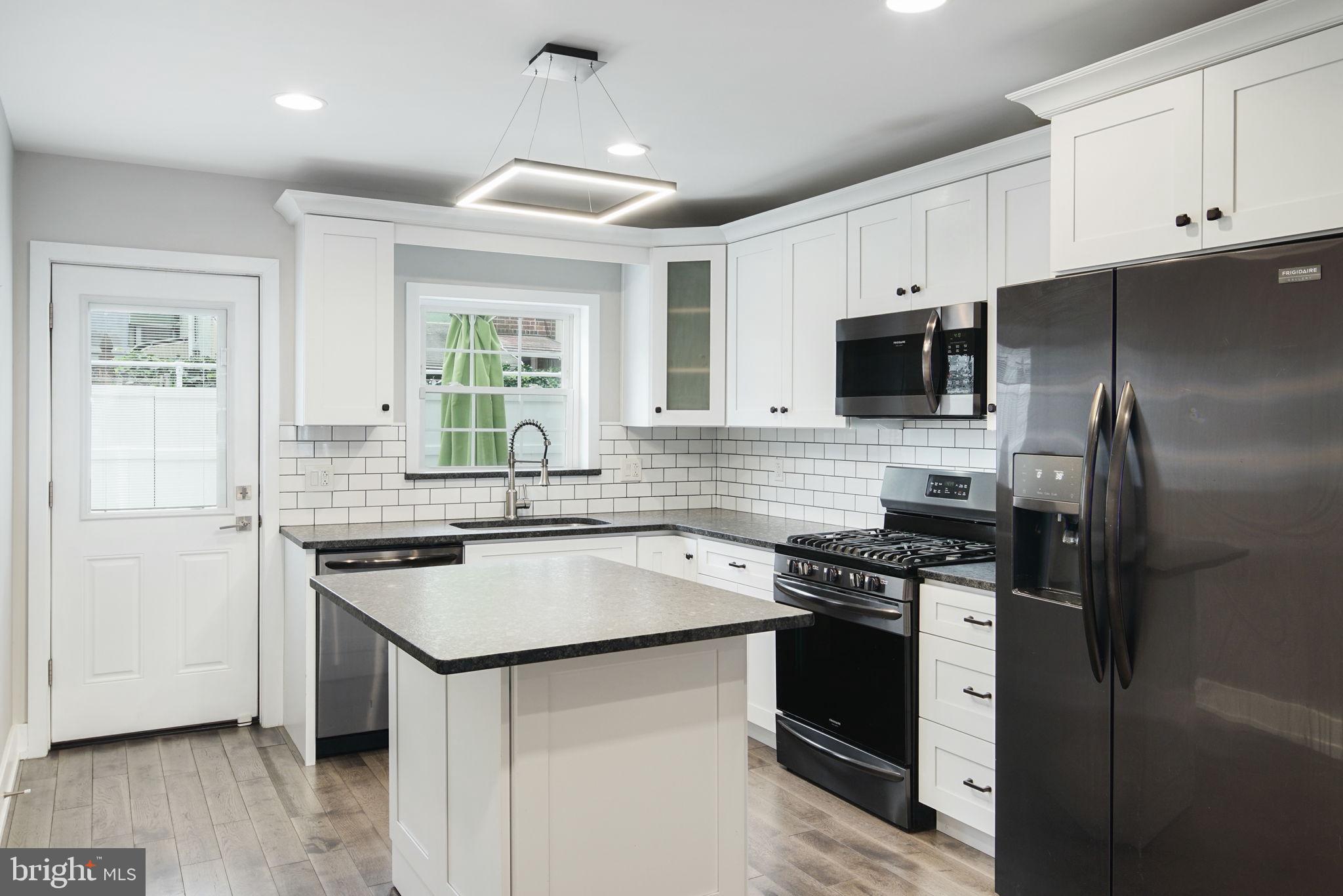 PASSYUNK SQUARE - Residential