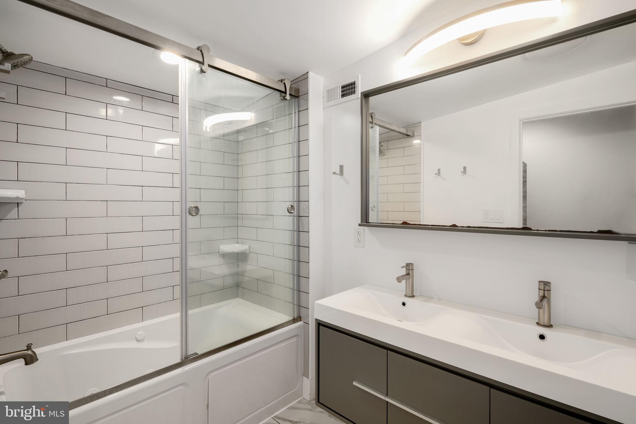 PASSYUNK SQUARE - Residential