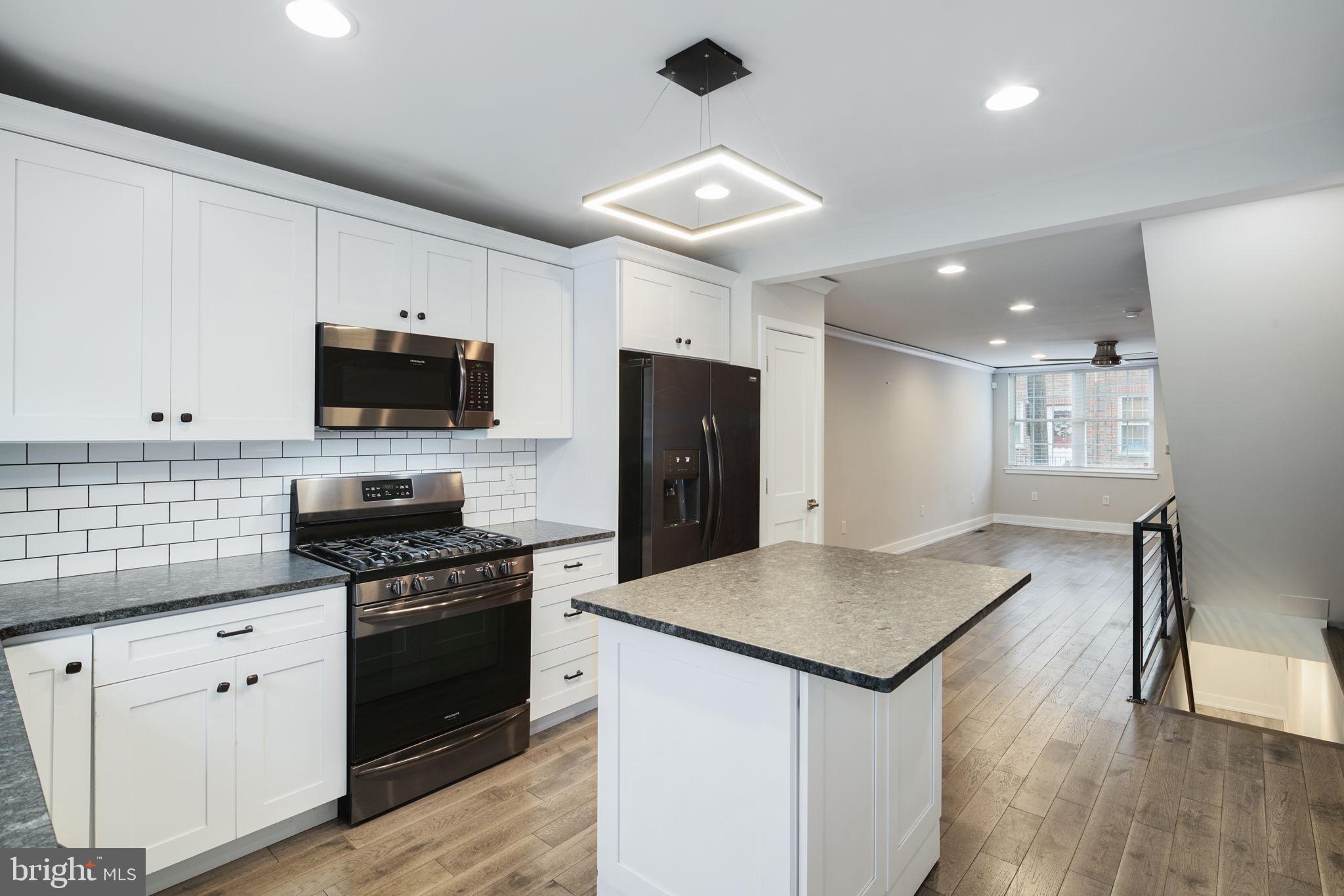 PASSYUNK SQUARE - Residential