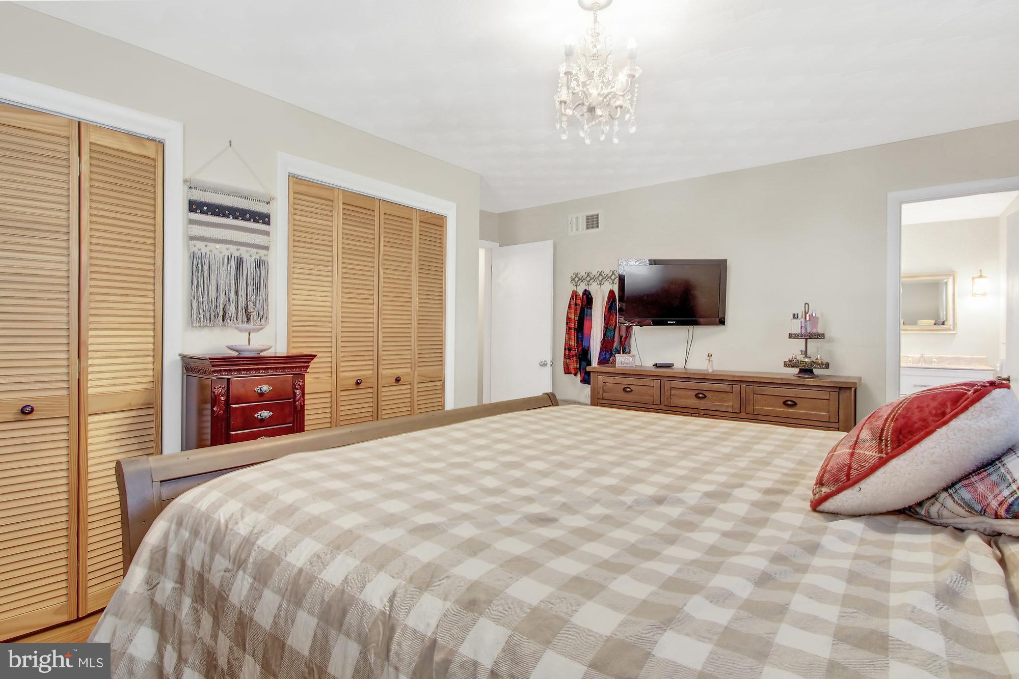 OUTDOOR COUNTRY CLUB - Residential