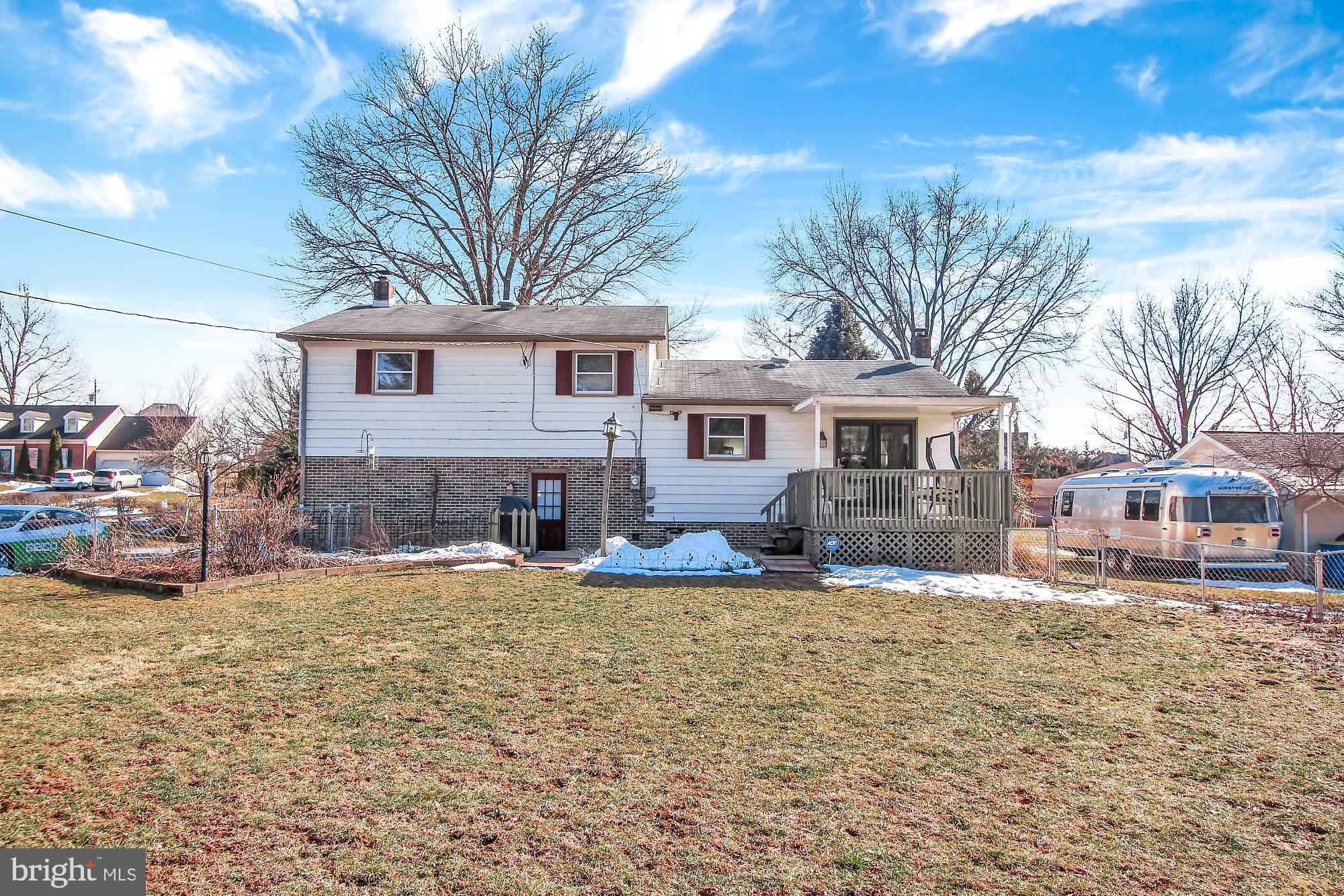 OUTDOOR COUNTRY CLUB - Residential