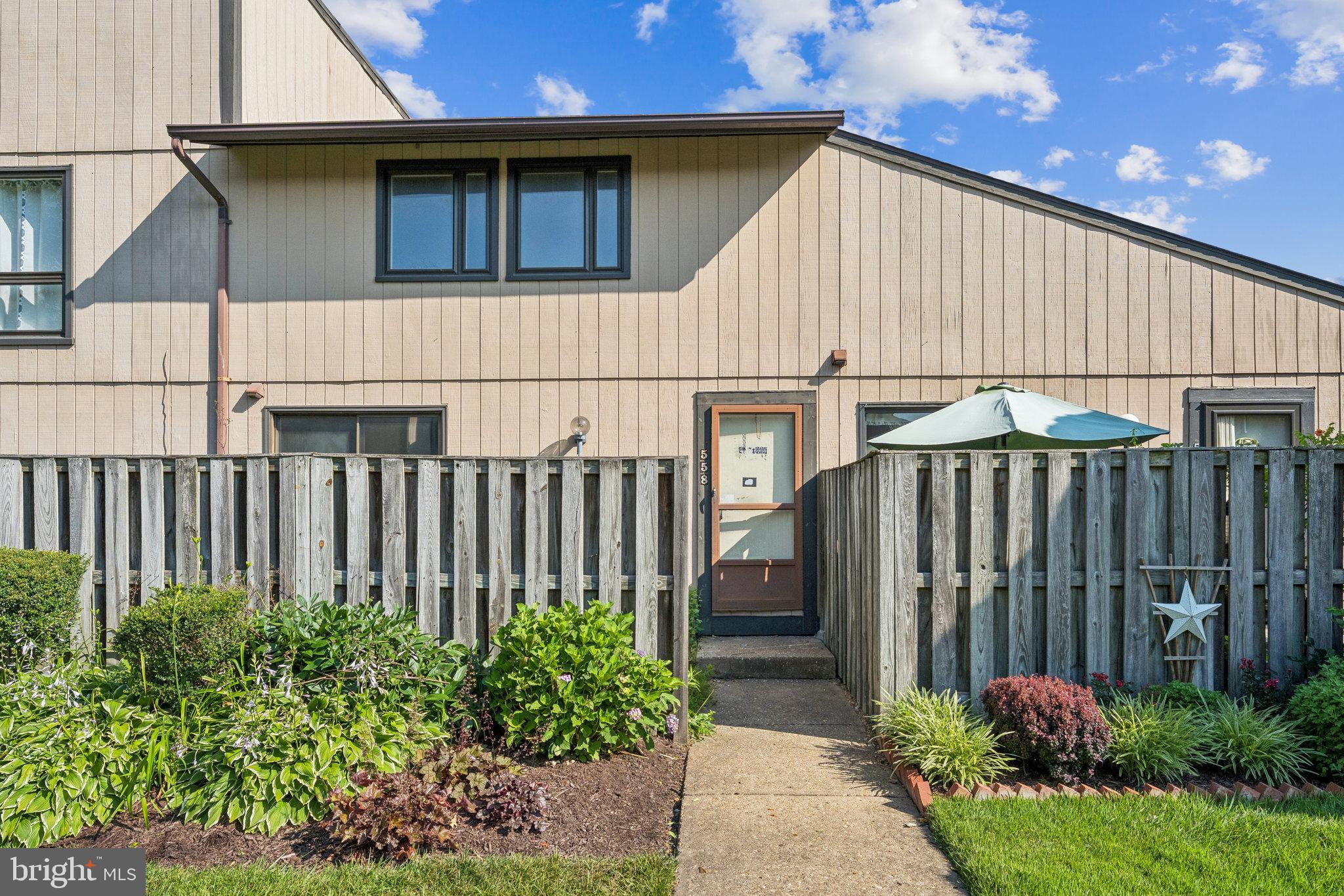 Great opportunity to purchase a 3-level, 2-bedroom, 1-car garage condo in Woodside Square. This home needs a full renovation, but is priced to sell! It is great for investors, or for a buyer looking to use sweat equity to make it their own. Sold strictly as-is. Cash or renovation loans only.