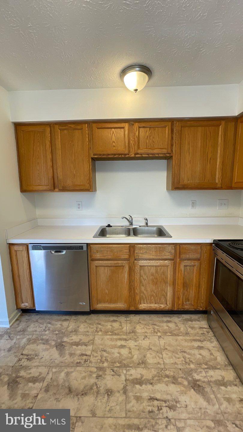 WYNDEMERE - Residential Lease