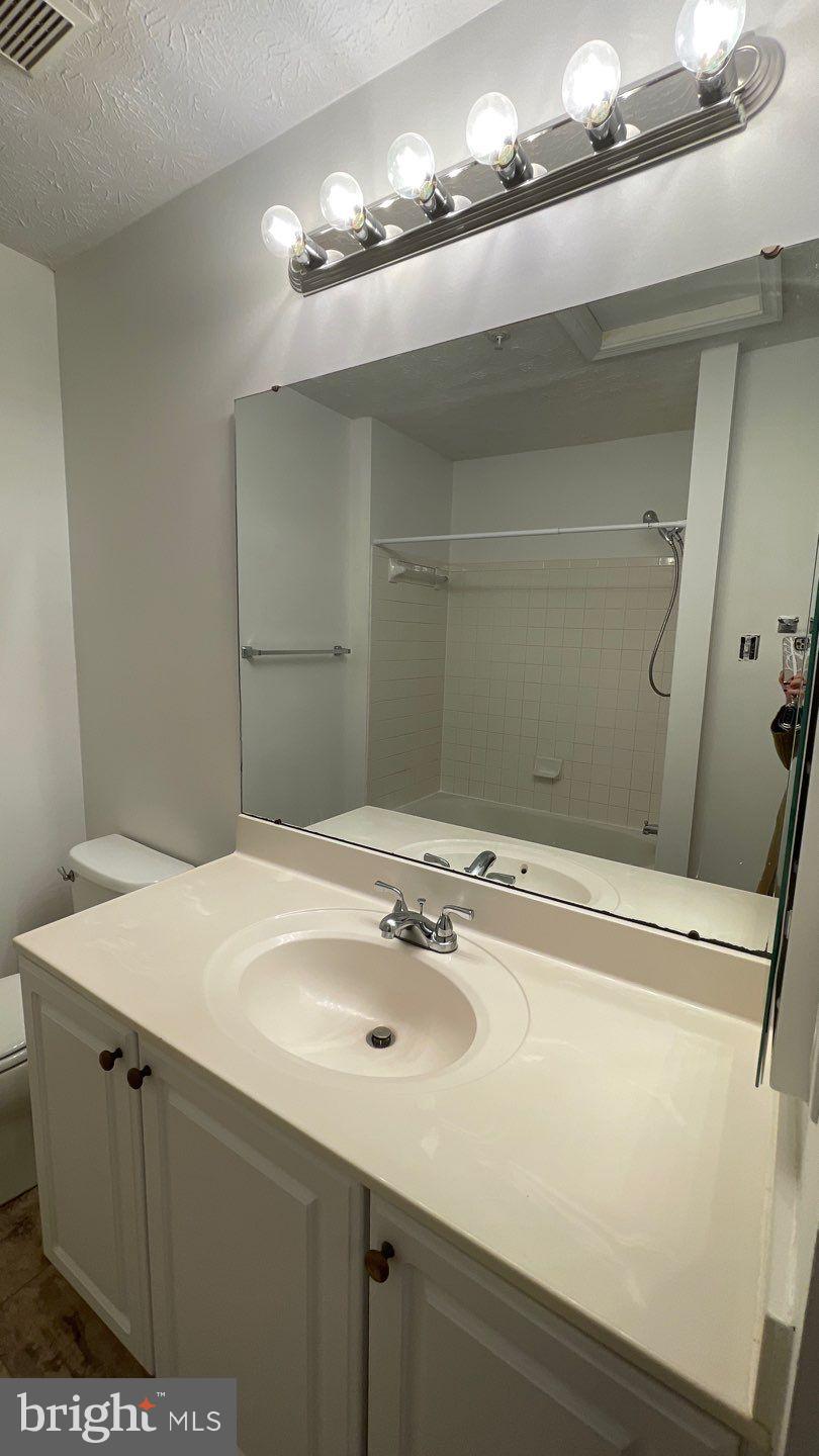 WYNDEMERE - Residential Lease