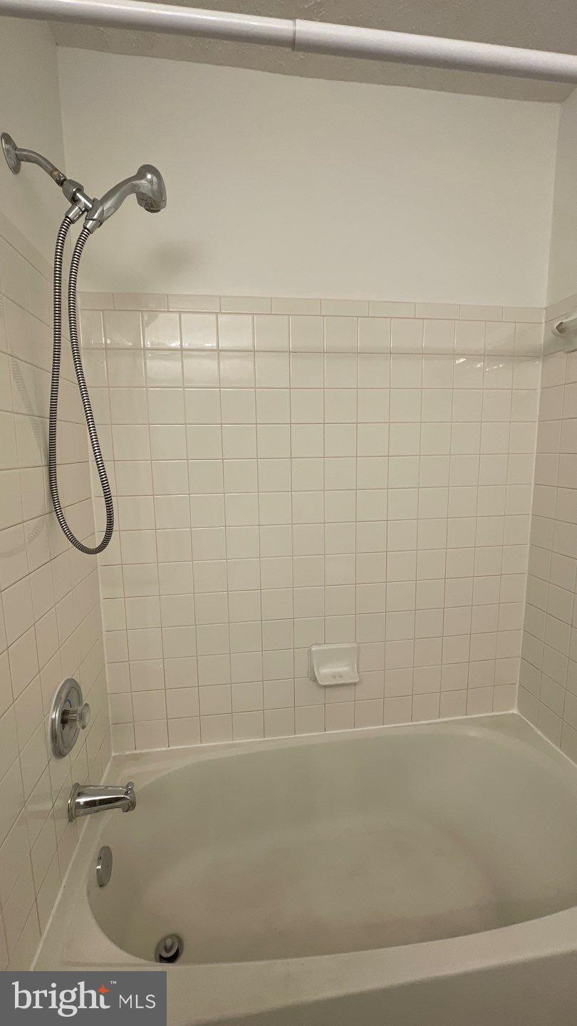 WYNDEMERE - Residential Lease