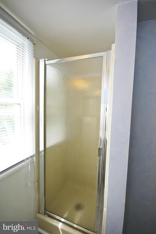 HAMMONDS FERRY - Residential