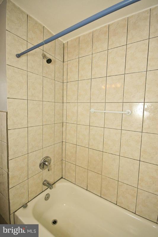 HAMMONDS FERRY - Residential