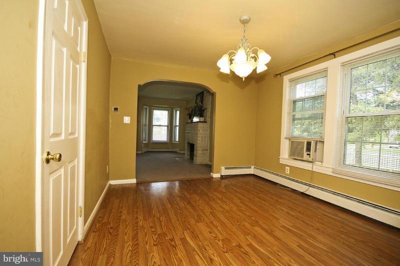 HAMMONDS FERRY - Residential