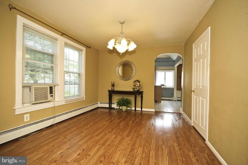 HAMMONDS FERRY - Residential